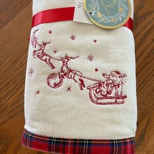 Brand New Tinsel & Fir Set of 2 Hand Towels